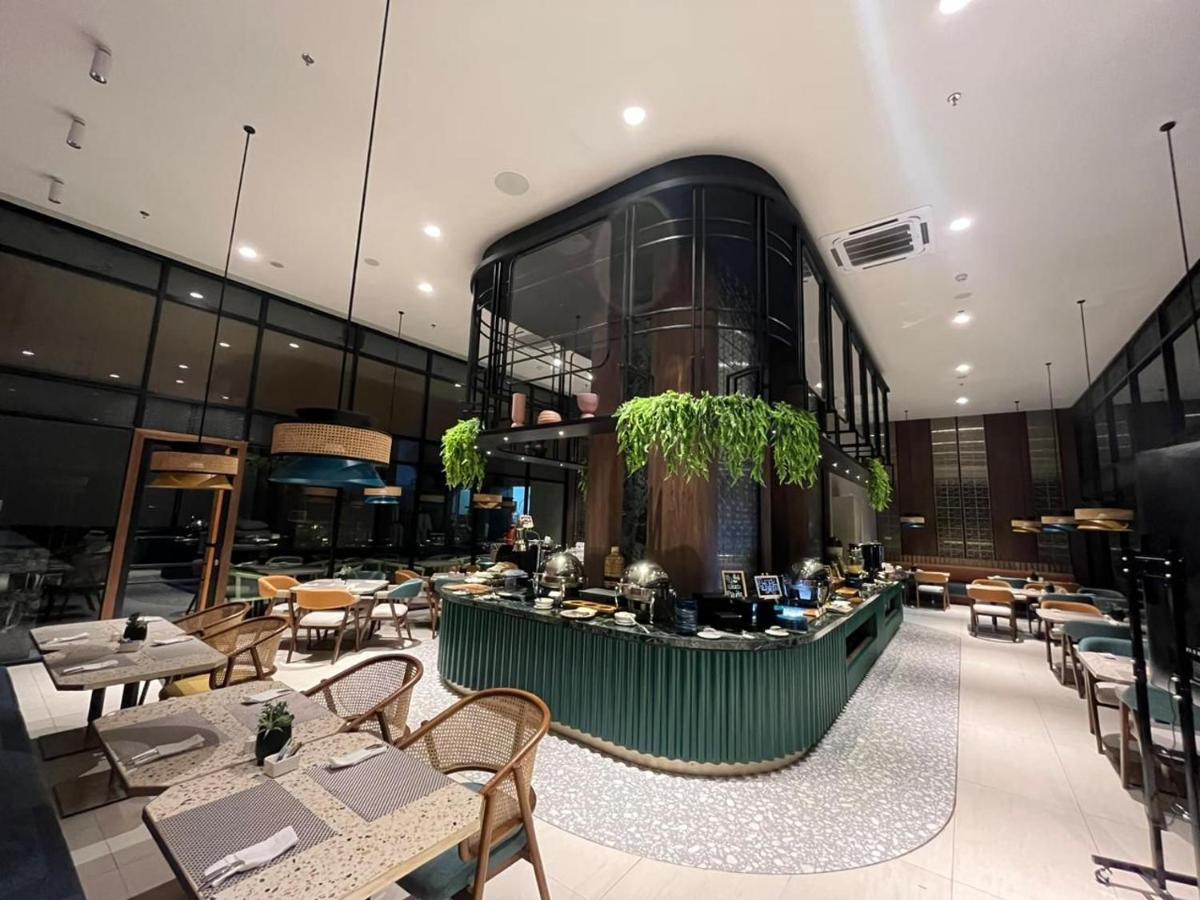 Herloom Hotel & Residence Bsd Tangerang Exteriör bild