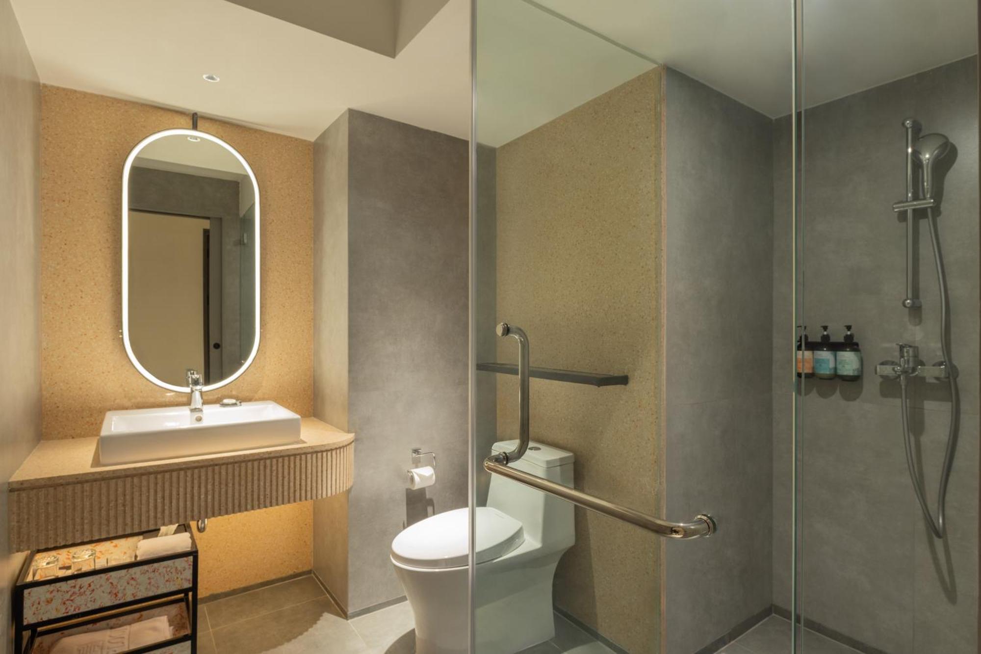 Herloom Hotel & Residence Bsd Tangerang Exteriör bild