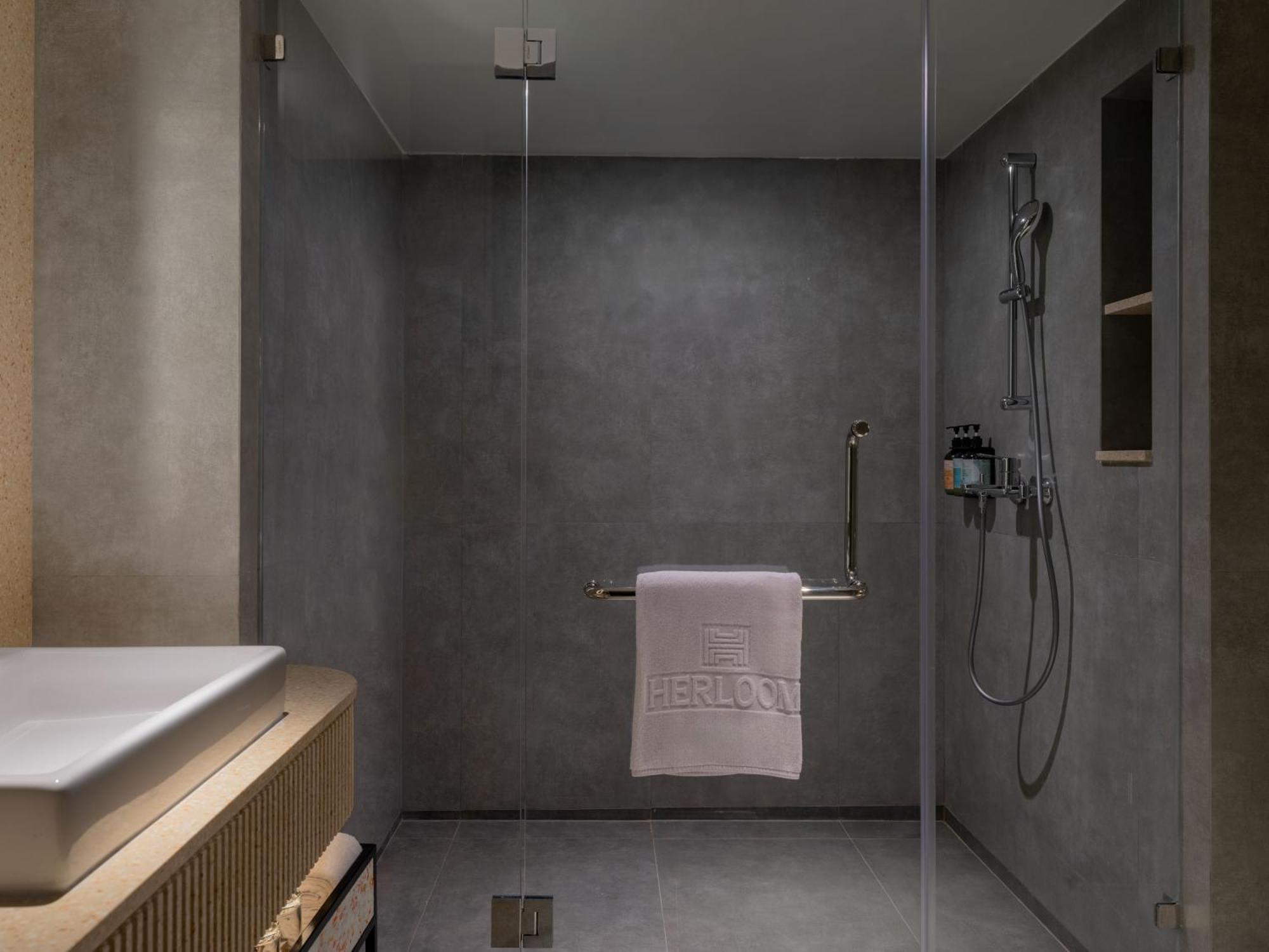 Herloom Hotel & Residence Bsd Tangerang Exteriör bild